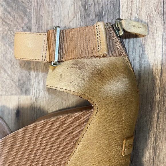 Sorel | Joanie ll Ankle Strap Wedge Sandal - Picture 11 of 13